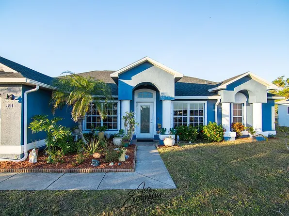 821 NE 9th St, Cape Coral, FL 33909