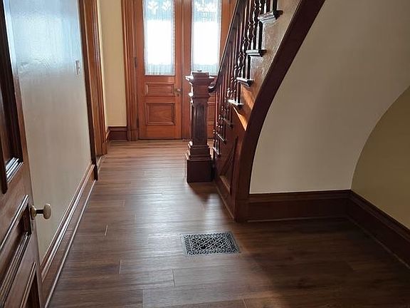2nd image of 281 Pembroke St