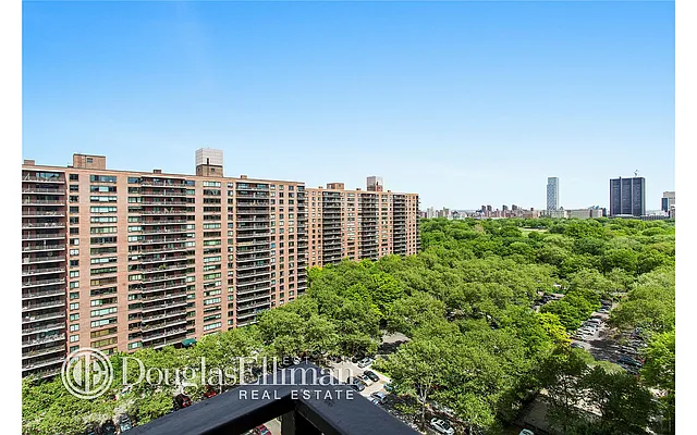 Sold by Douglas Elliman | media 15