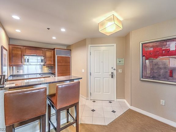 5th image of 125 E Harmon Ave #702
