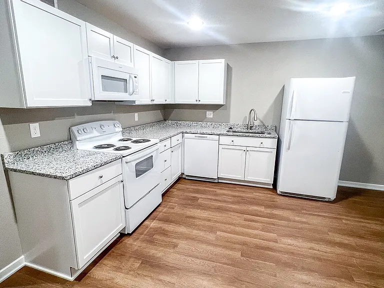306 W Market St #B — Photo 1
