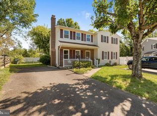 5277 Miles Ct, Woodbridge, VA 22193