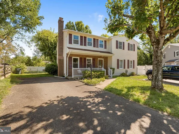 5277 Miles Ct, Woodbridge, VA 22193