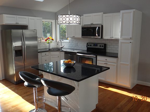 3rd image of 1394 Greenway Dr