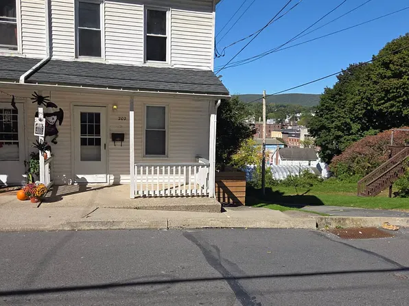 202 S Northampton St, Bangor, PA 18013