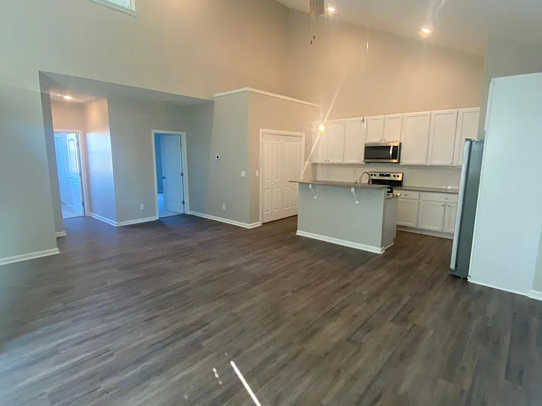 927 Lingonberry Ln — Photo 2