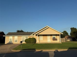 529 S Marion Ave, Hinton, OK 73047