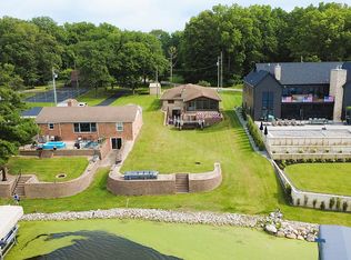 2922 Country Club Dr S, Rochester, IN 46975