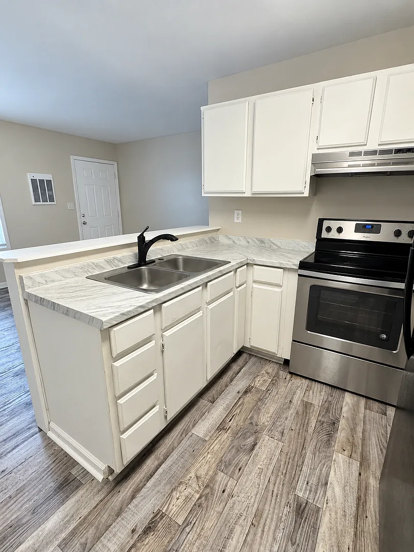 Move-In Special: Half Off First Month's Rent! — Photo 3