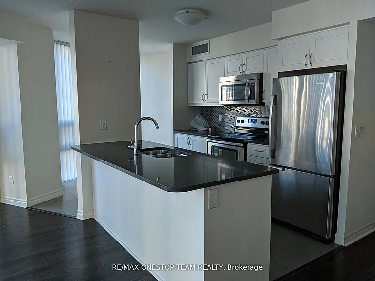 19 Grand Trunk Cres #811 — Photo 5