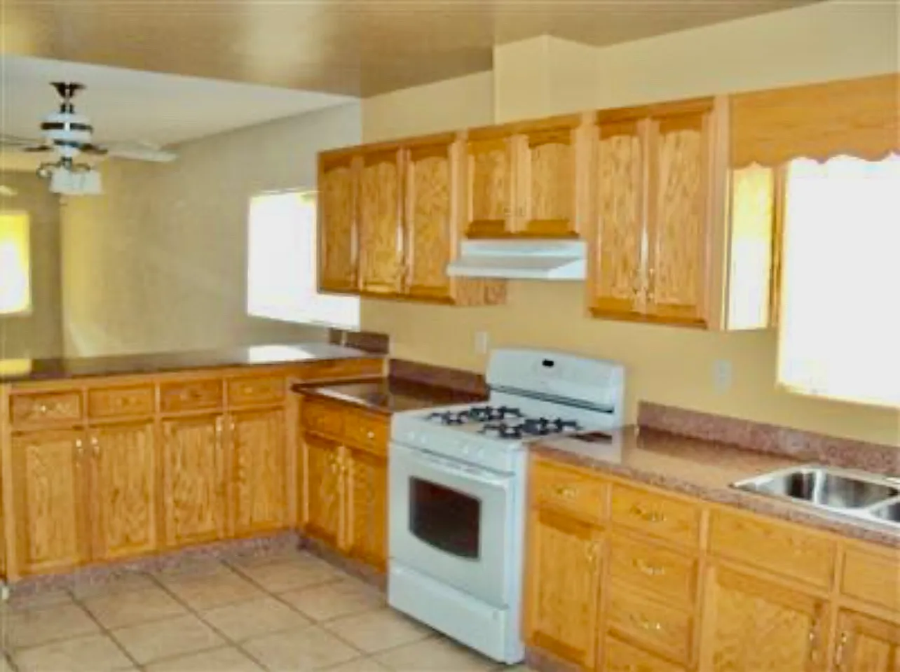 3 bed, 1144 sqft, $1,950 — Photo 4