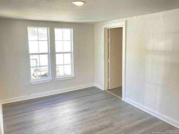 2nd image of 1532 Brighton