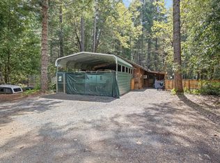 461 Stage Stop Dr, Cave Junction, OR 97523