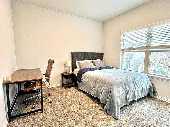 4th image of 4313 Henderson Ave