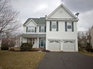 10 Hannah Ct, Whitehouse Station, NJ 08889