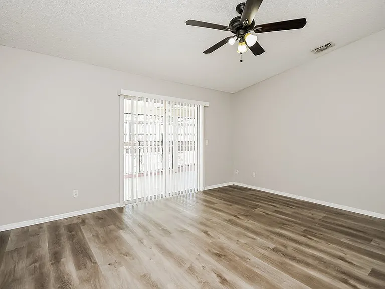 8661 Wellington Loop — Photo 10