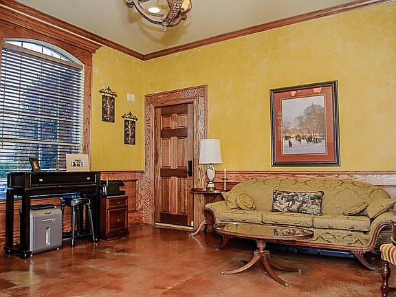 5th image of 2952 Lakeview Cir