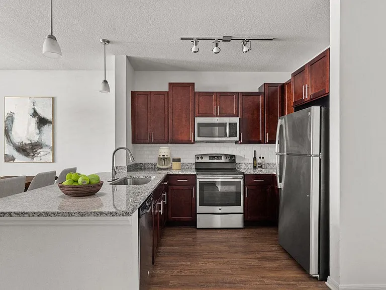 Park Place at Maguire Apartments — Photo 3