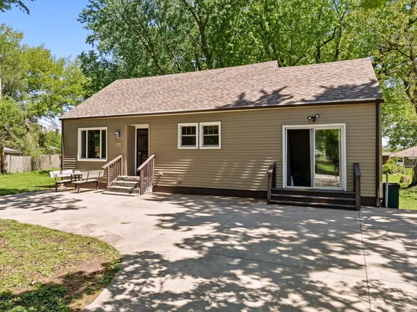 3804 15th St #B, Moline, IL 61265