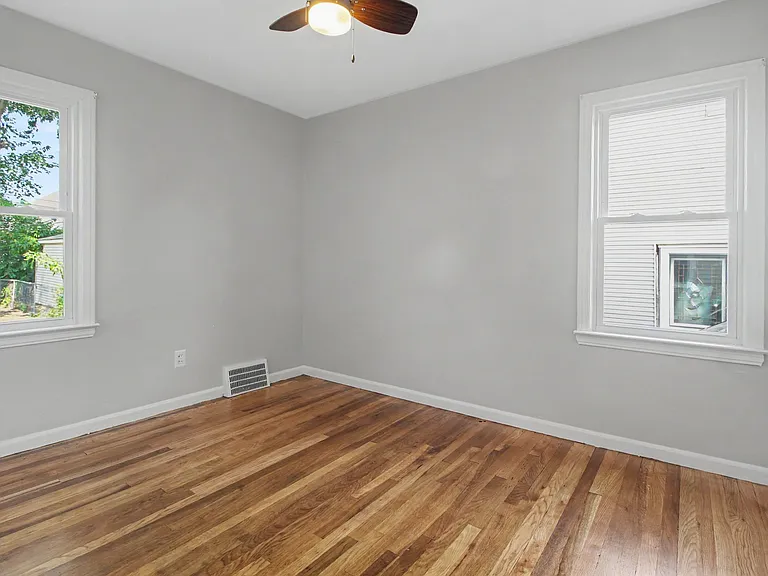 3984 Gloria St — Photo 7