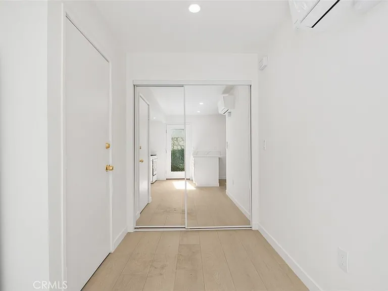 3926 Acacia St — Photo 3