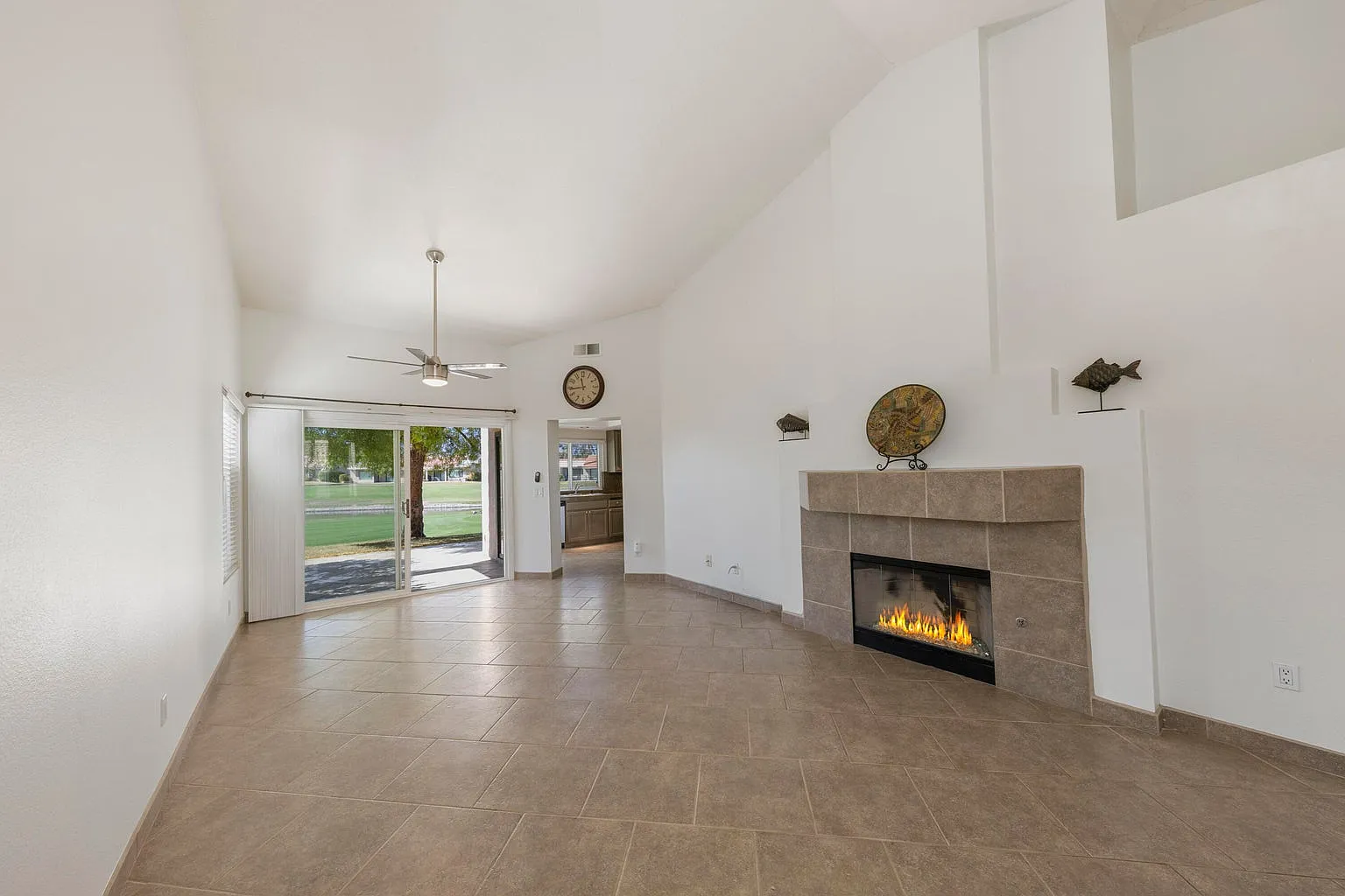 2 bed, 1091 sqft, $2,495 — Photo 3