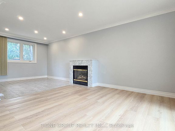 5th image of 452 Lynett Cres