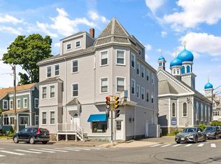 2 Essex St, Salem, MA 01970