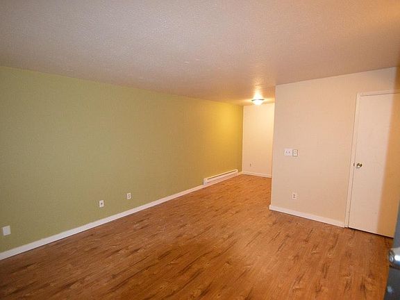 4th image of 3227 14th Ave W APT 1