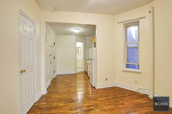 Rented by Bond New York | media 17