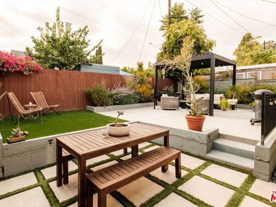 549 Meridian Ter, Los Angeles, CA, 90042