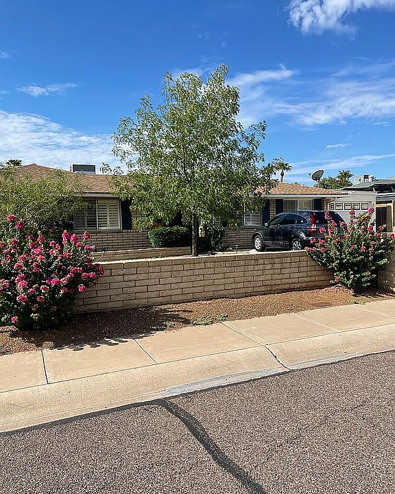 1st image of 2943 E Cannon Dr