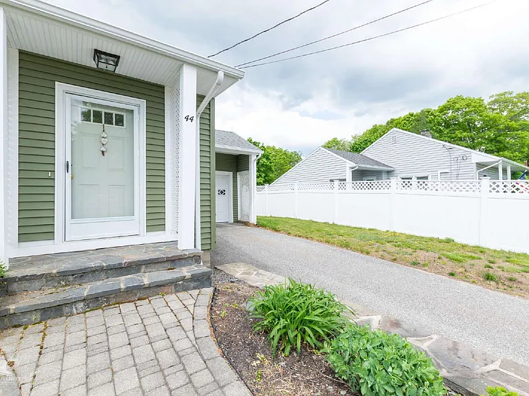 44 Westbrook St — Photo 40