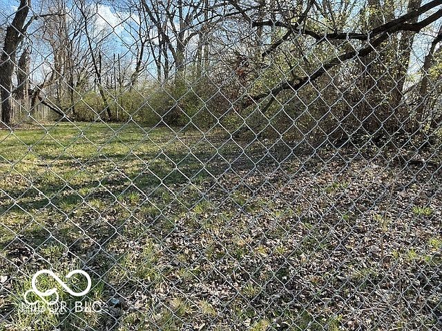 2nd image of 523 W 28th St