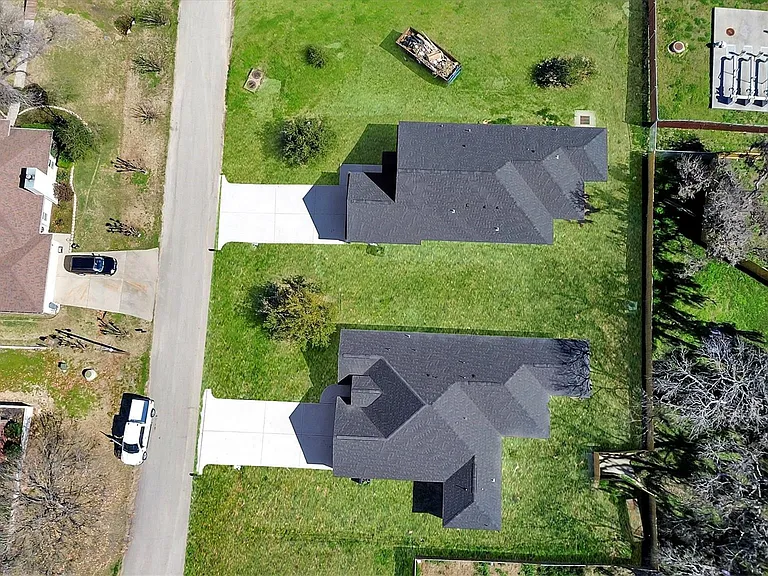 939 Lake View Dr — Photo 36