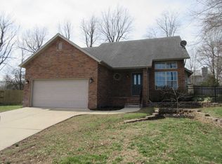 521 N Cherrywood Ave, Republic, MO 65738