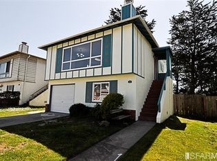 54 Gateway Dr, Pacifica, CA 94044