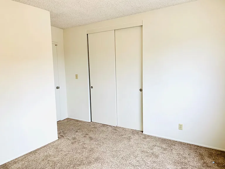 Live in Mission Beach Right by the Water! 2BD/1BA Top Floor Apartment w/ Parking! Only $2,895/mo — Photo 11