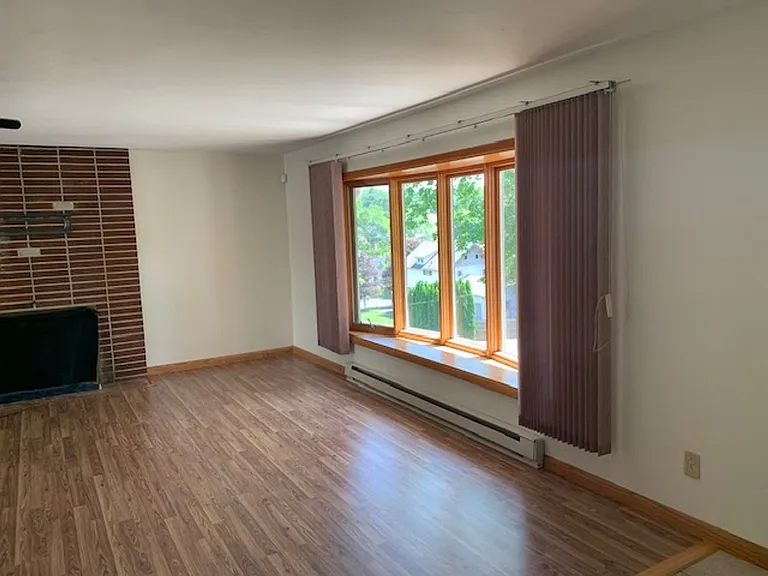 108 Dell St — Photo 2