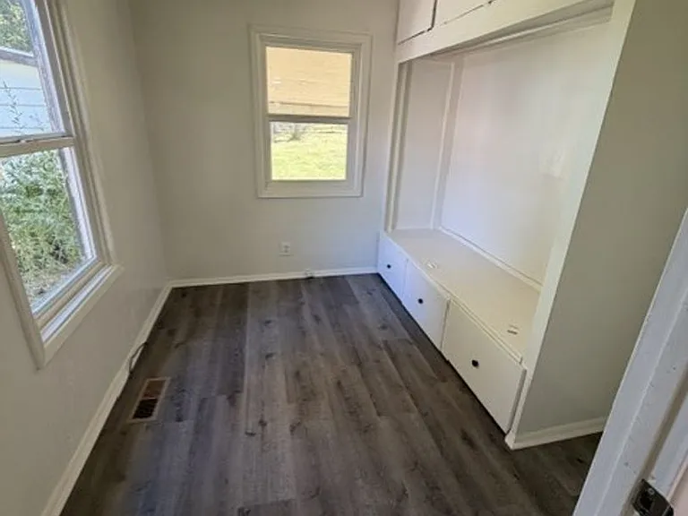 2619 Scott St — Photo 9