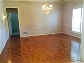 2nd image of 906 Lahinch Cir