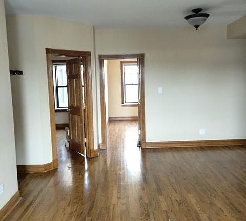 5th image of 2838 N Francisco Ave APT 3