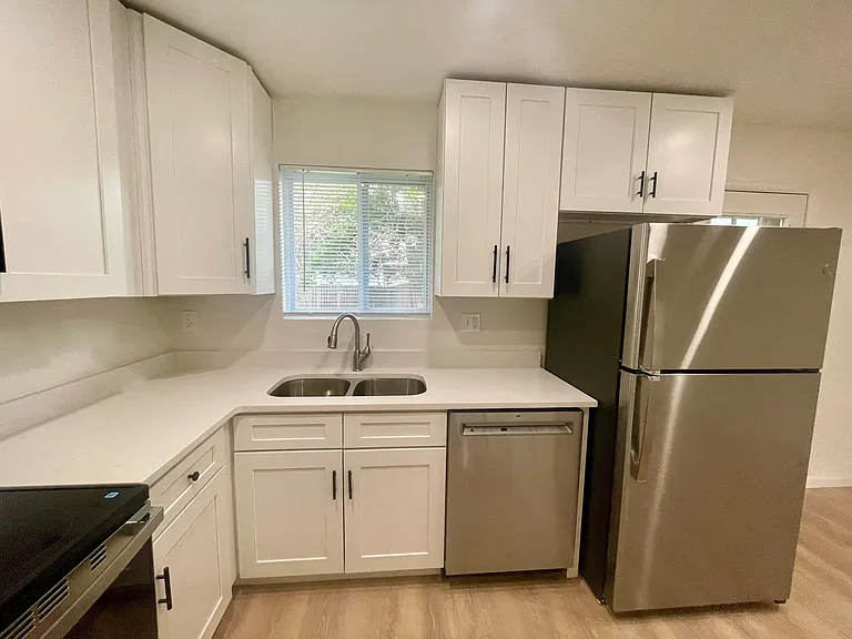1335 Cherry St — Photo 10