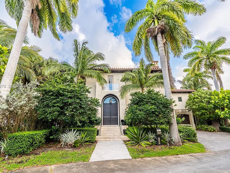 760 S Mashta Dr — Photo 2