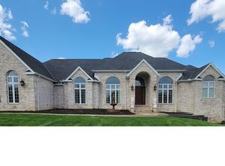 10584 Queens Way, North Royalton, OH 44133