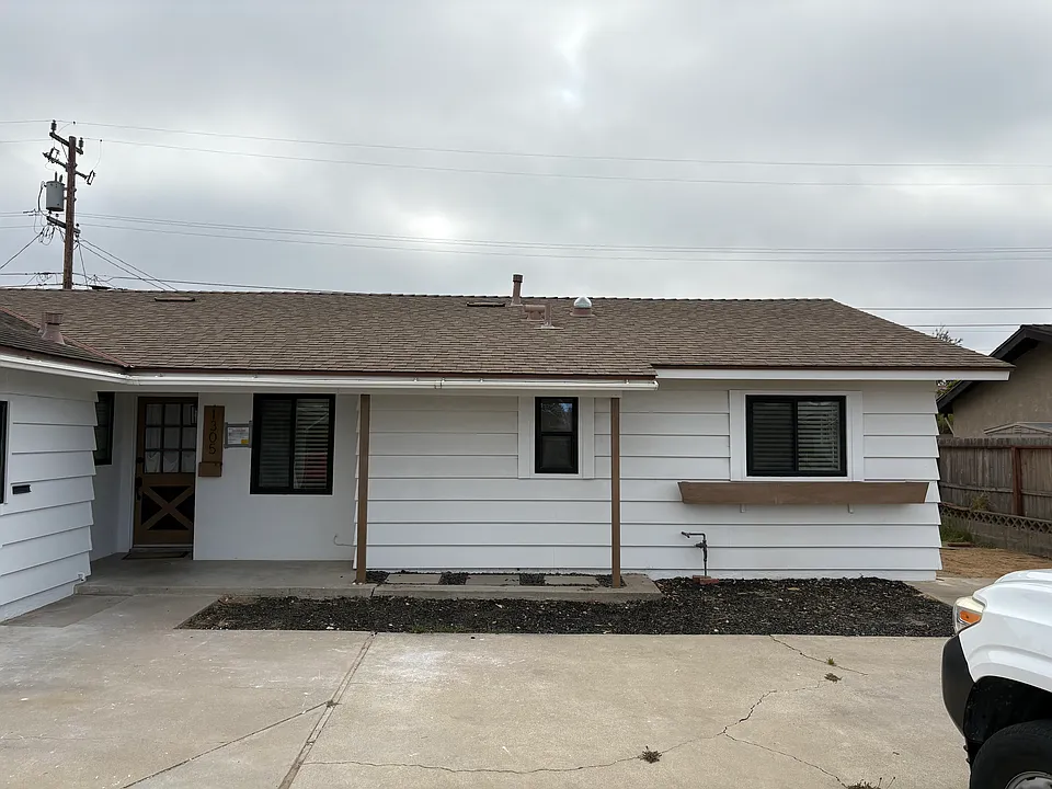 1305 N 1st Pl
