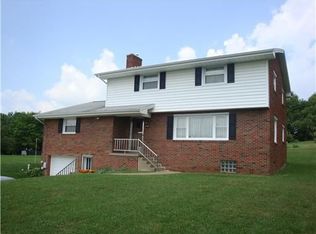 123 Shaffer Rd, Leechburg, PA 15656