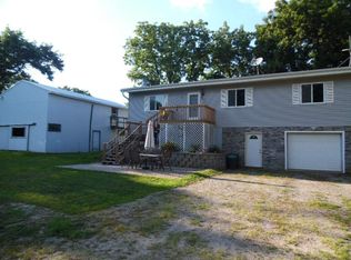 6780 Indian Hills Dr, Fulton, IL 61252