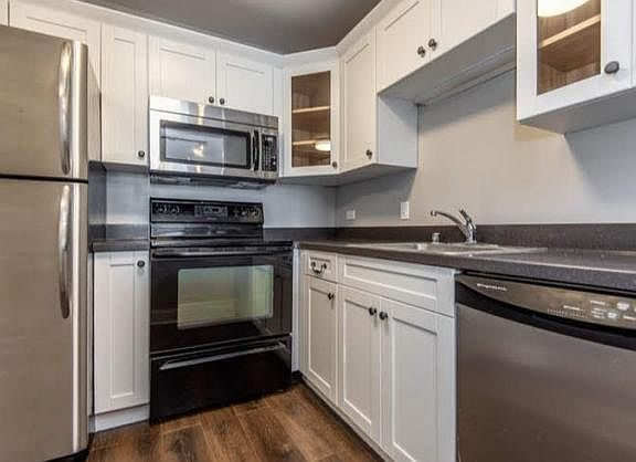 4th image of 1212 N Lasalle St #1303