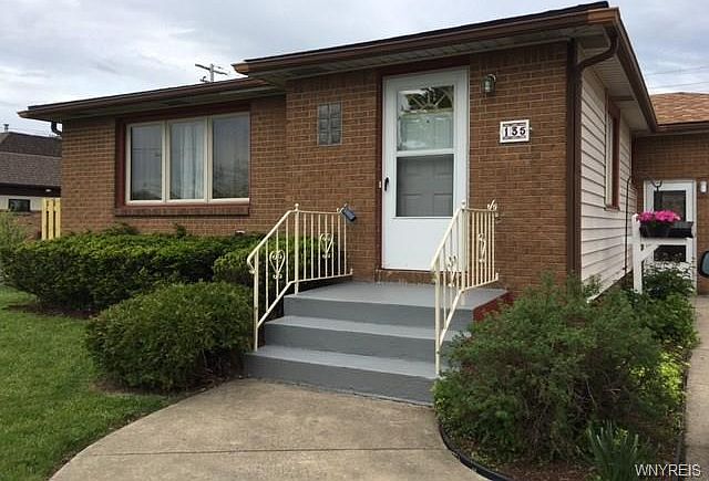 1st image of 135 Madaline Ln